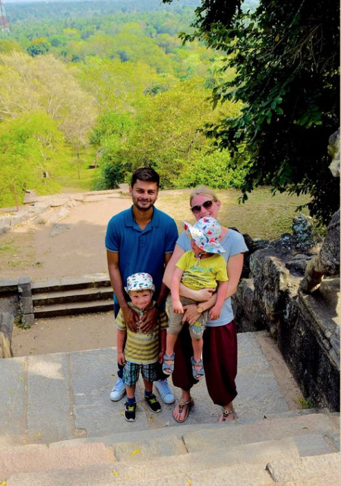 Chaturanga mit einer deutschen Familie in Sri Lanka