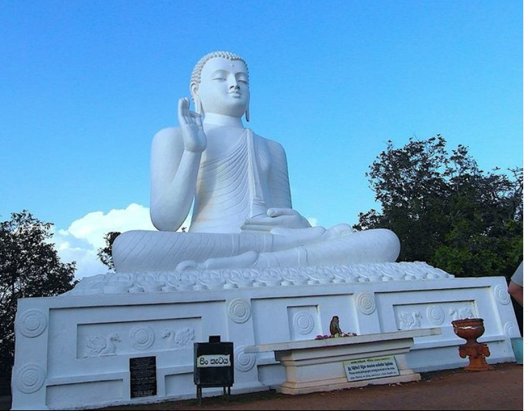 Der große Buddha in Mihintale