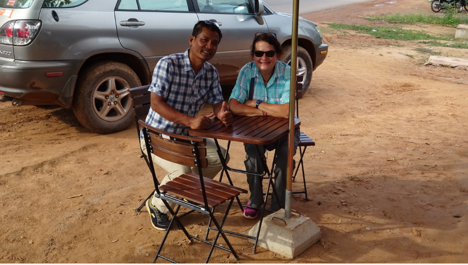 Marion und Sarath, unser Fahrer für Kambodscha