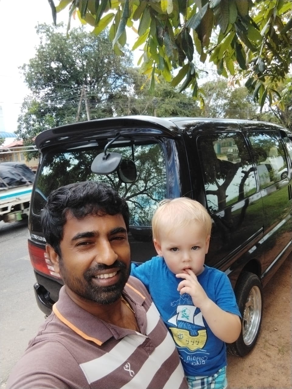 Reisen mit Kindern in Sri Lanka ist eine gute Idee, wenn Ihr einen eigenen Fahrer und Wagen habt