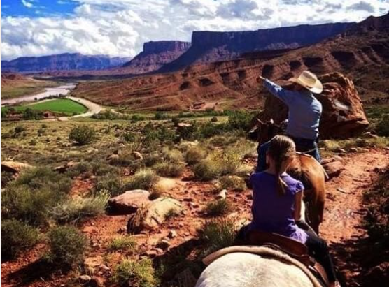 Reiten im Canyon lands NP - fotocredit: https://redcliffslodge.com/property/redcliffs-lodge-horseback-riding/